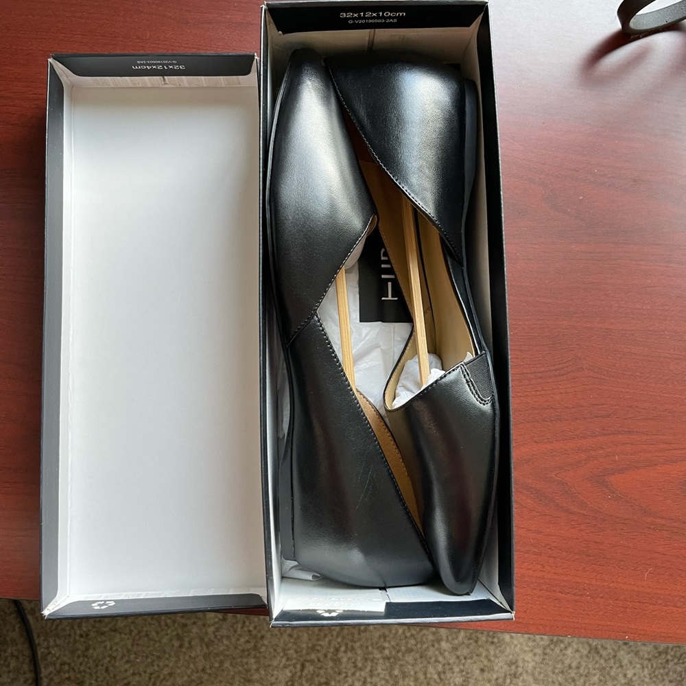 Naturalizer Flats